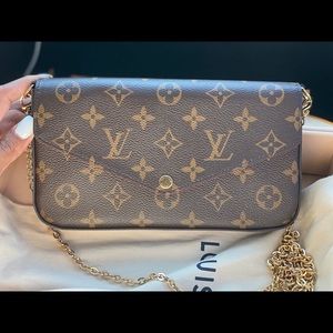 Louis Vuitton Monogram Pochette